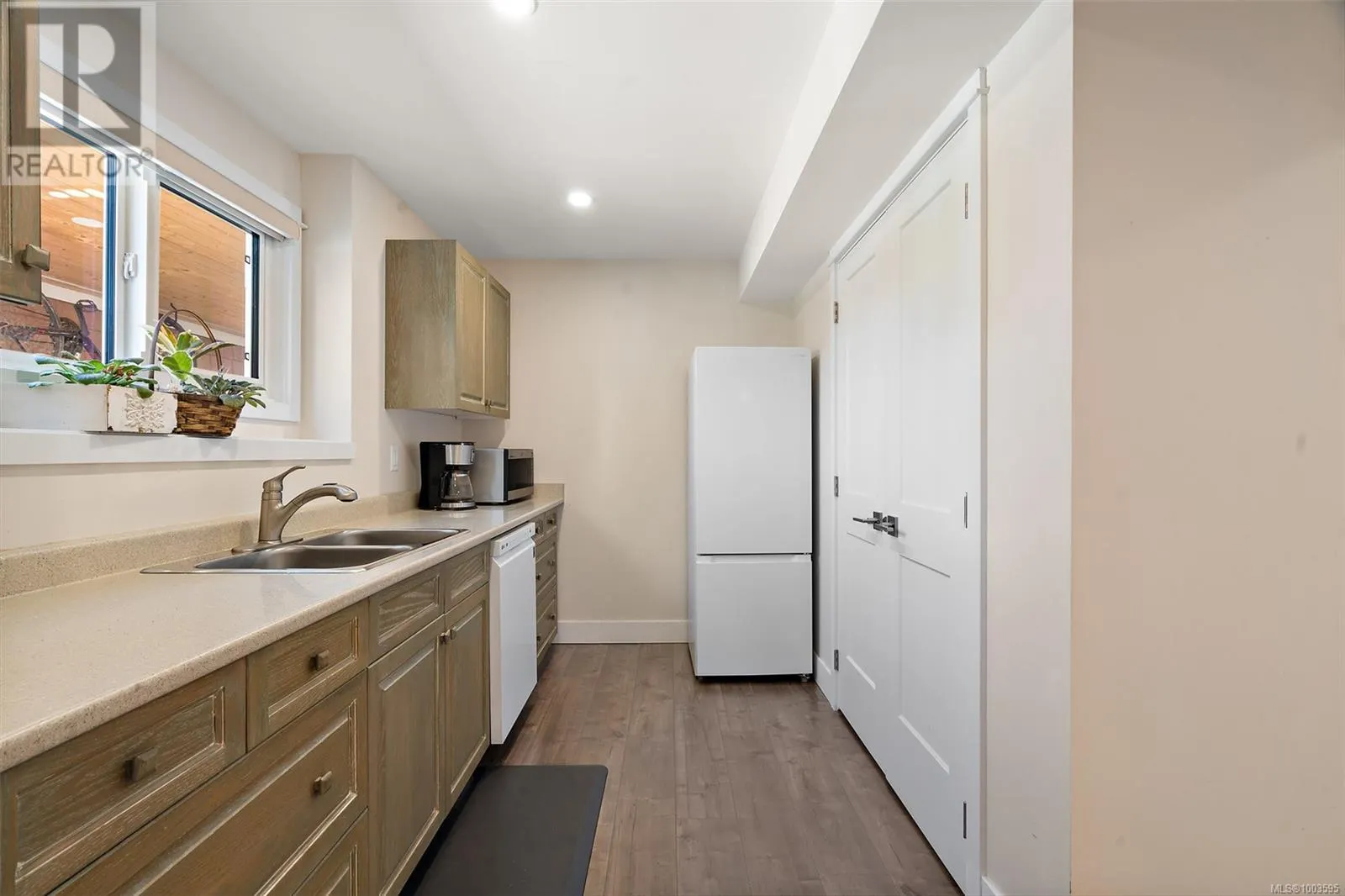 2128 Skylark Lane