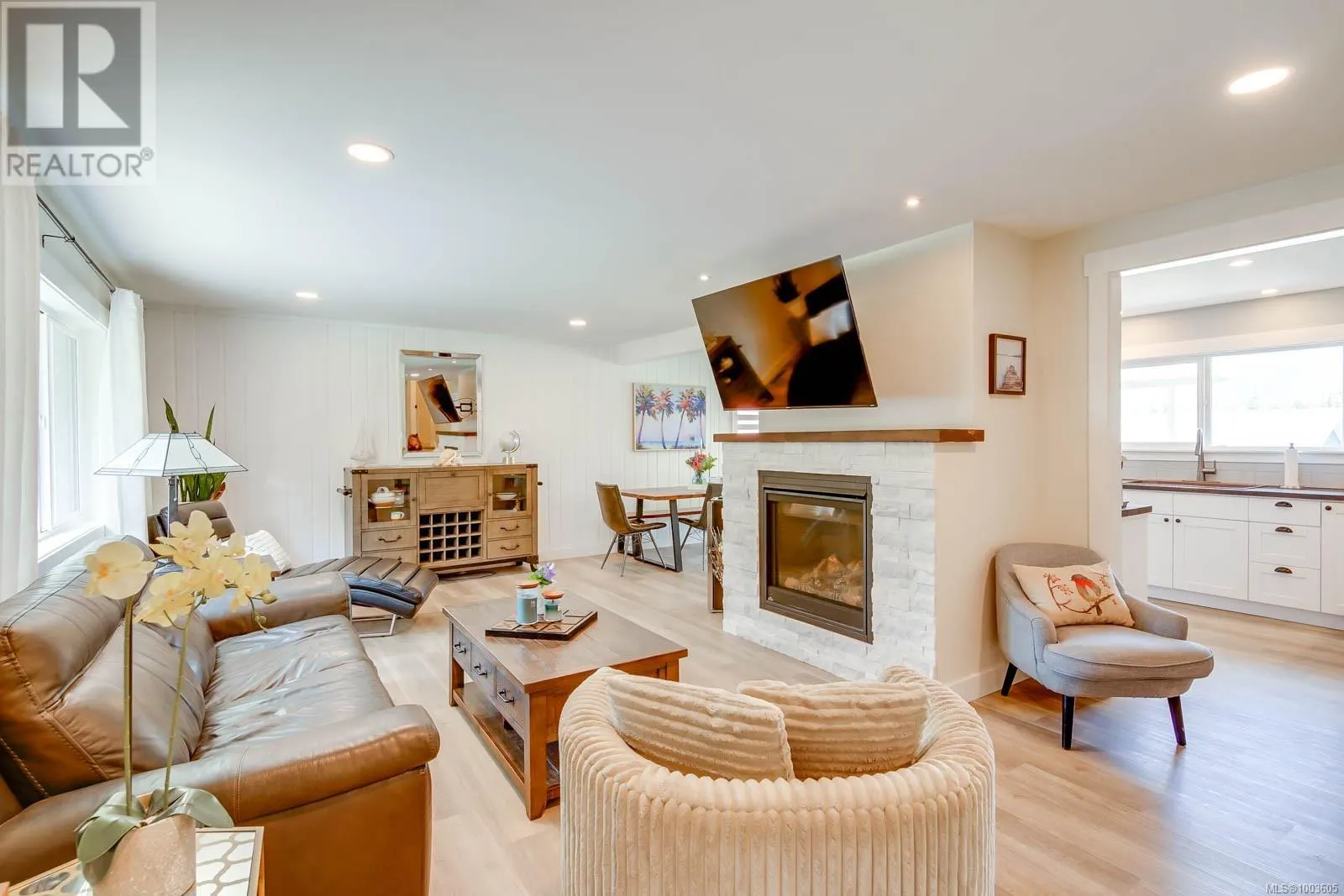 7801-7807 Beaver Creek Rd
