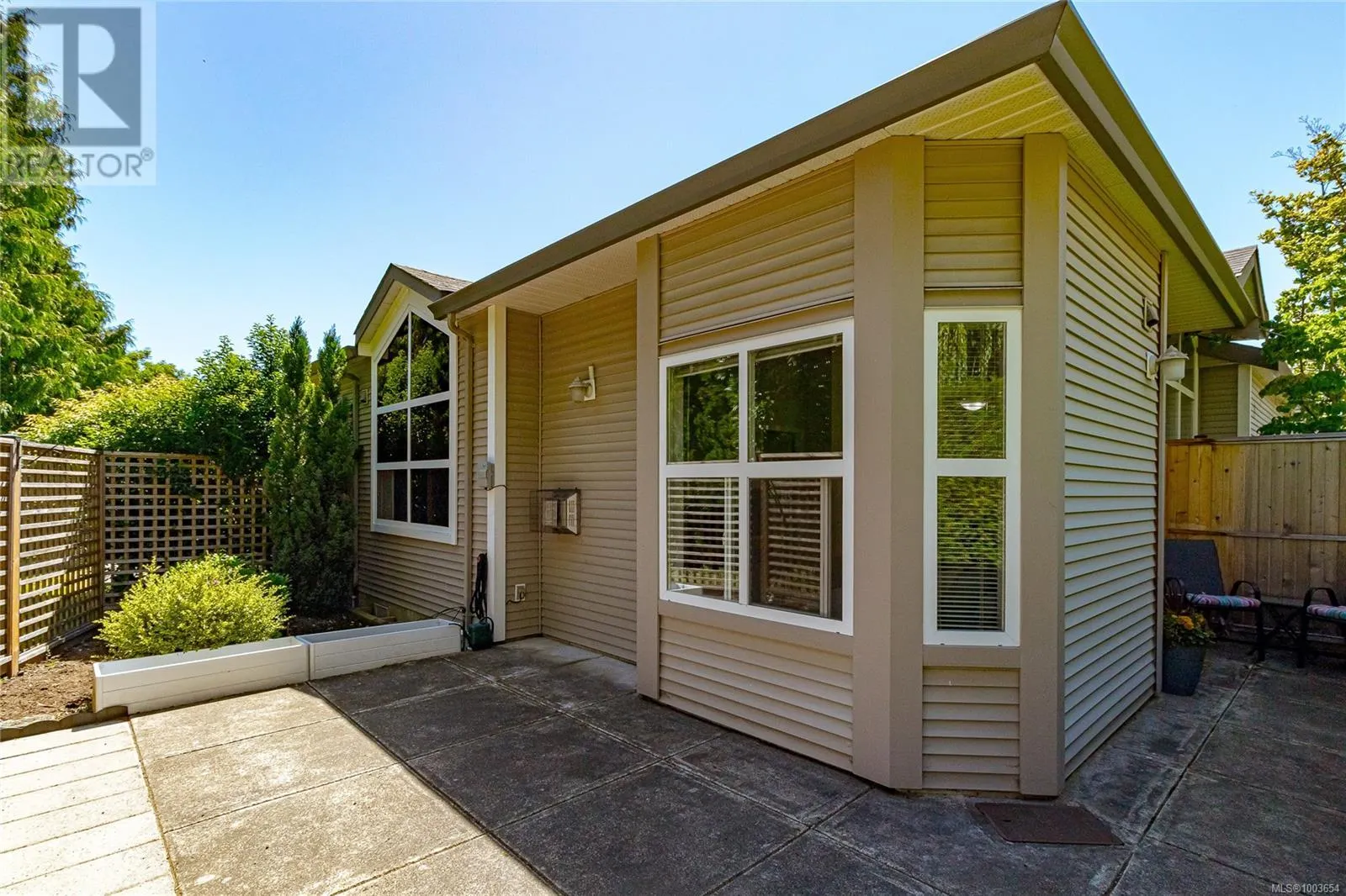 3 3633 Cedar Hill Rd