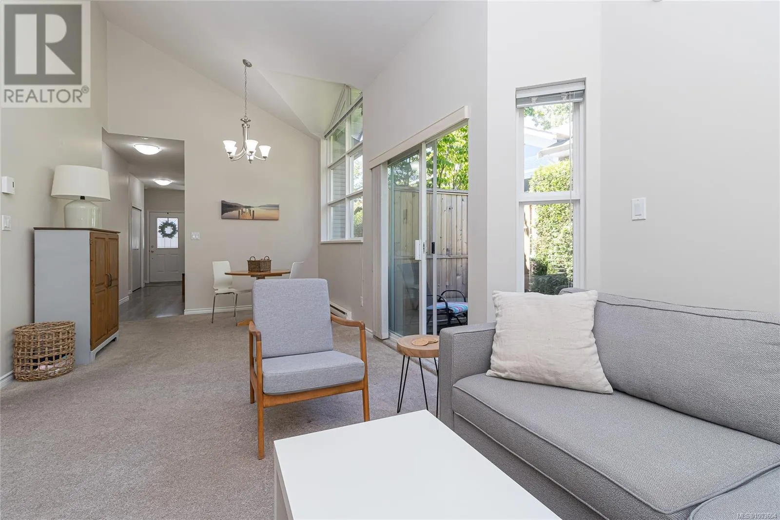 3 3633 Cedar Hill Rd