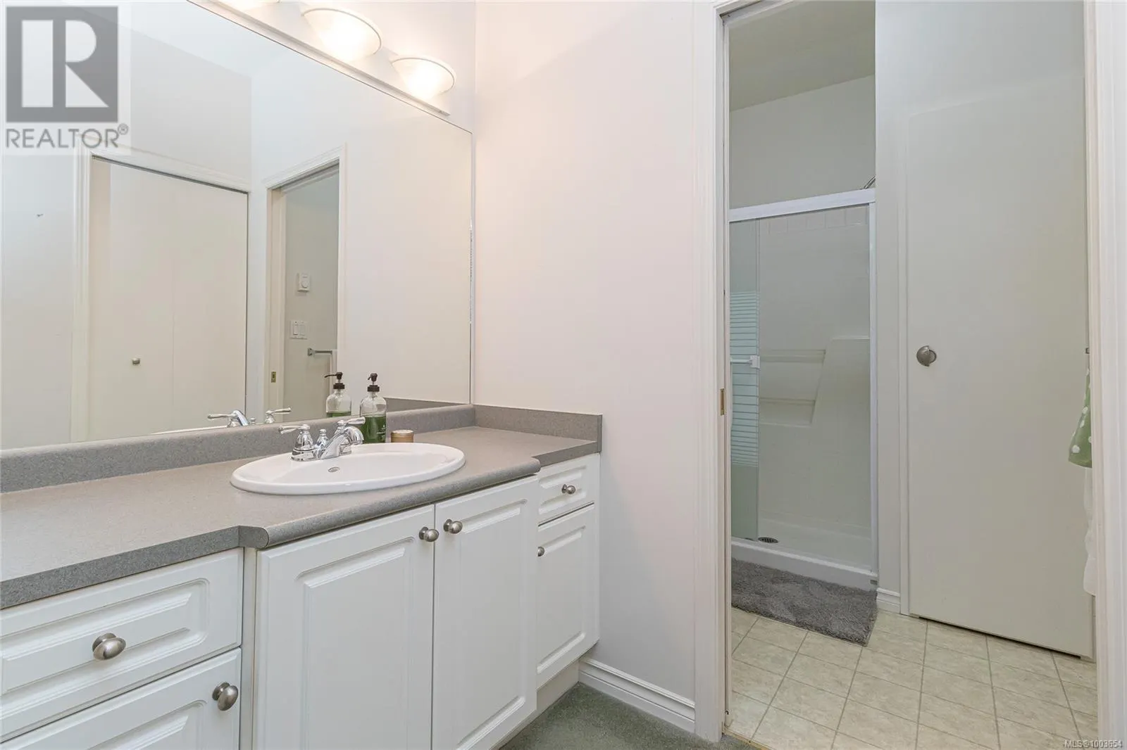 3 3633 Cedar Hill Rd