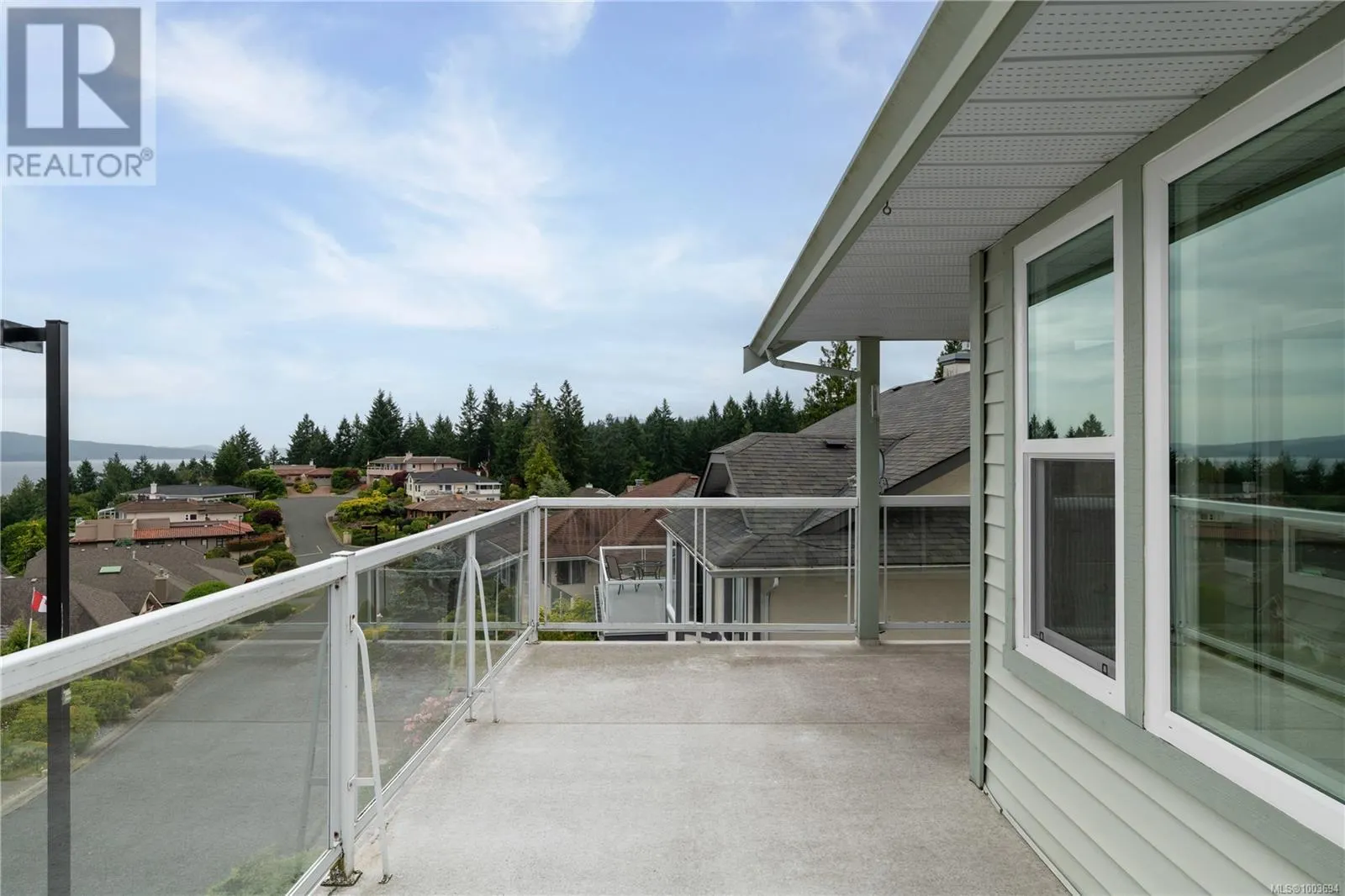 3635 Arbutus Dr N