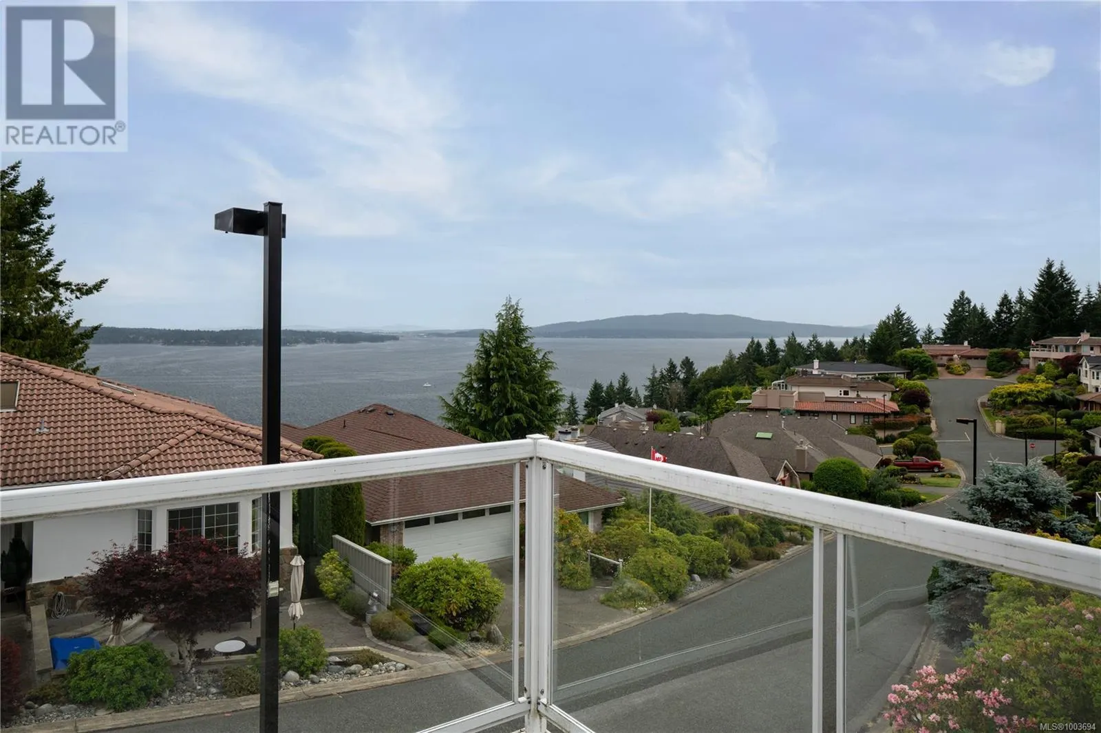 3635 Arbutus Dr N