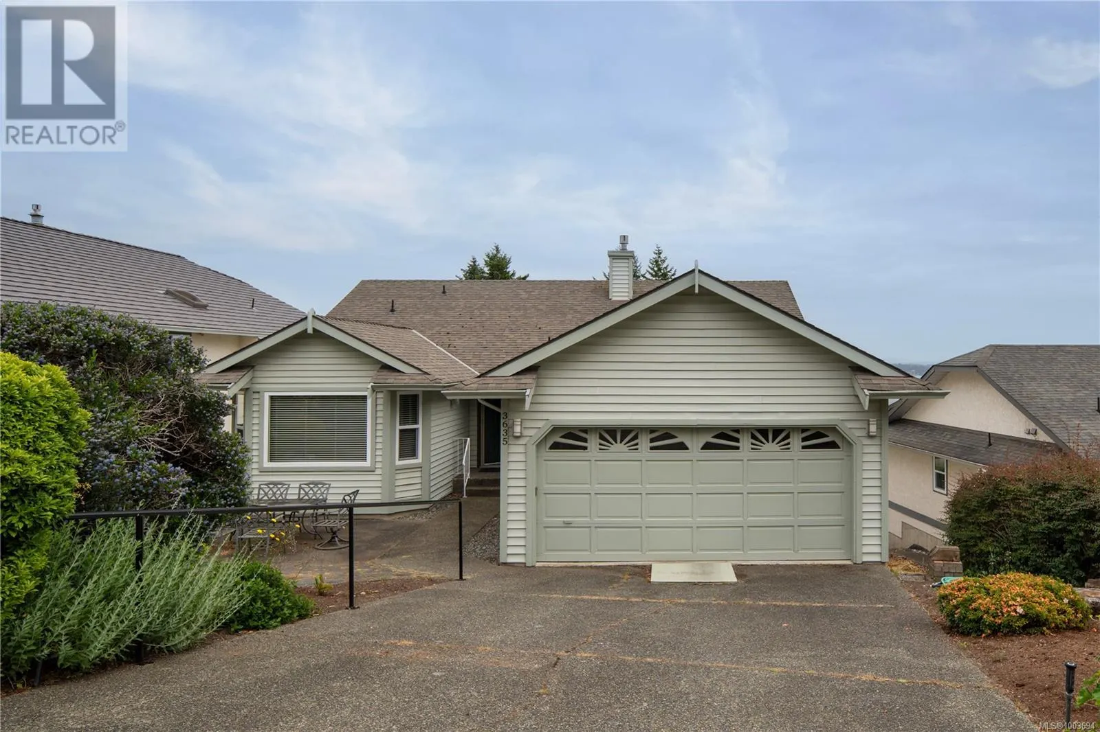 3635 Arbutus Dr N