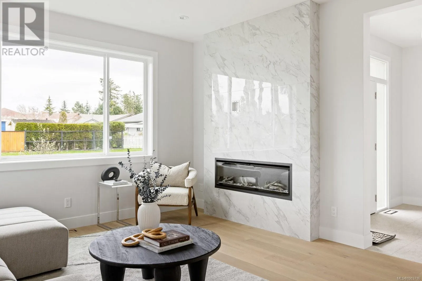 2306 Grove Cres