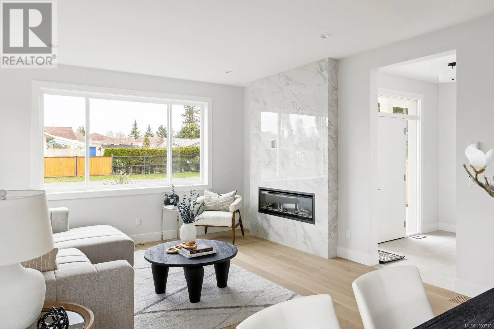 2306 Grove Cres
