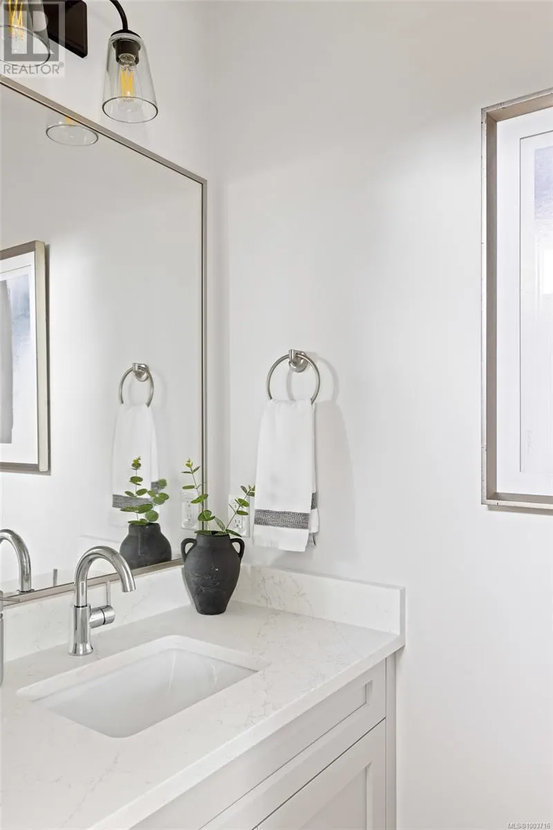 2306 Grove Cres