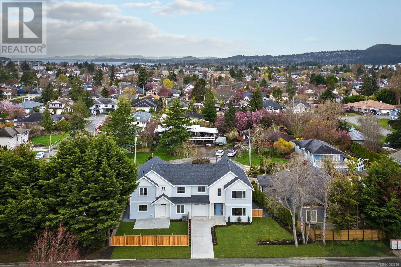 2306 Grove Cres