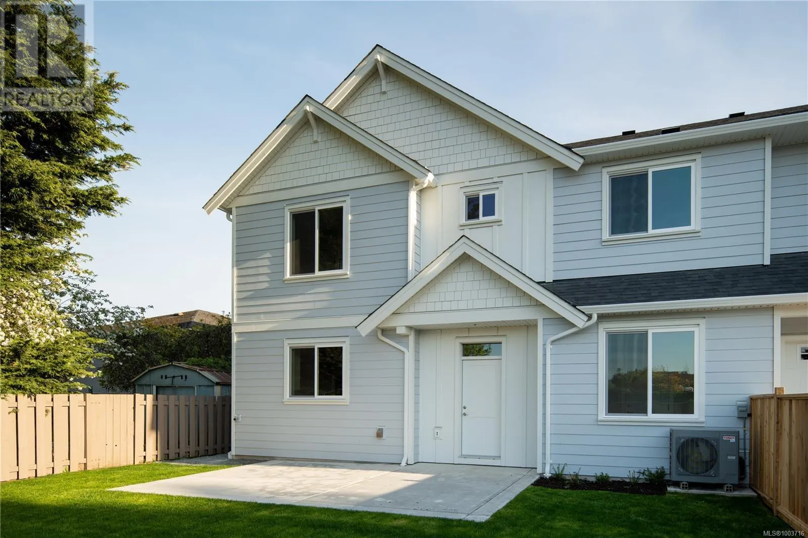 2306 Grove Cres