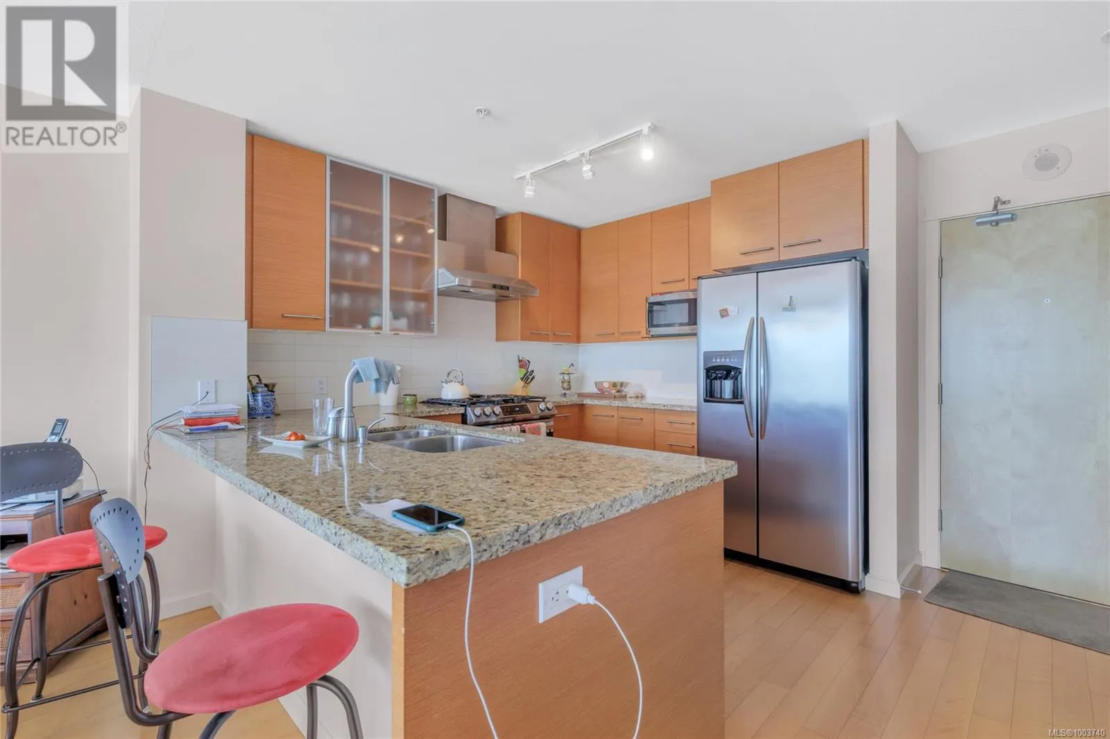 1004 38 Front St