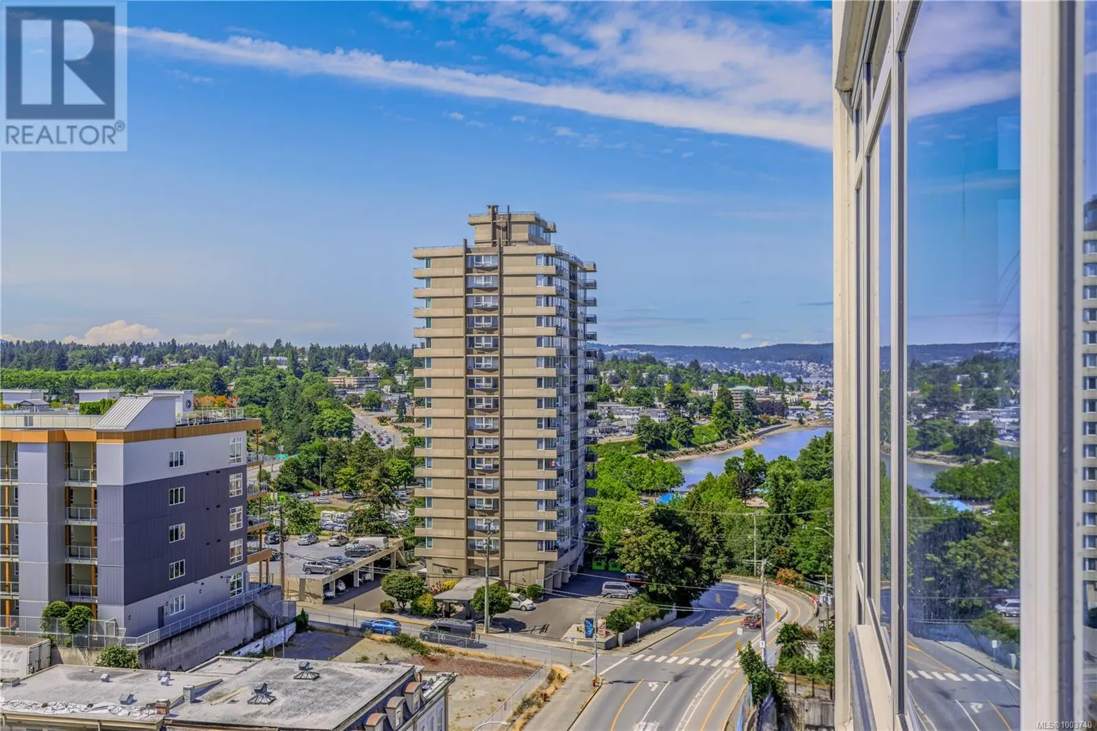 1004 38 Front St