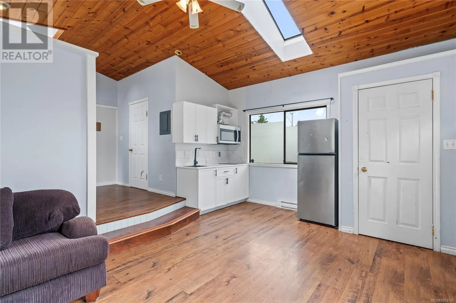 170 Stanford Ave E