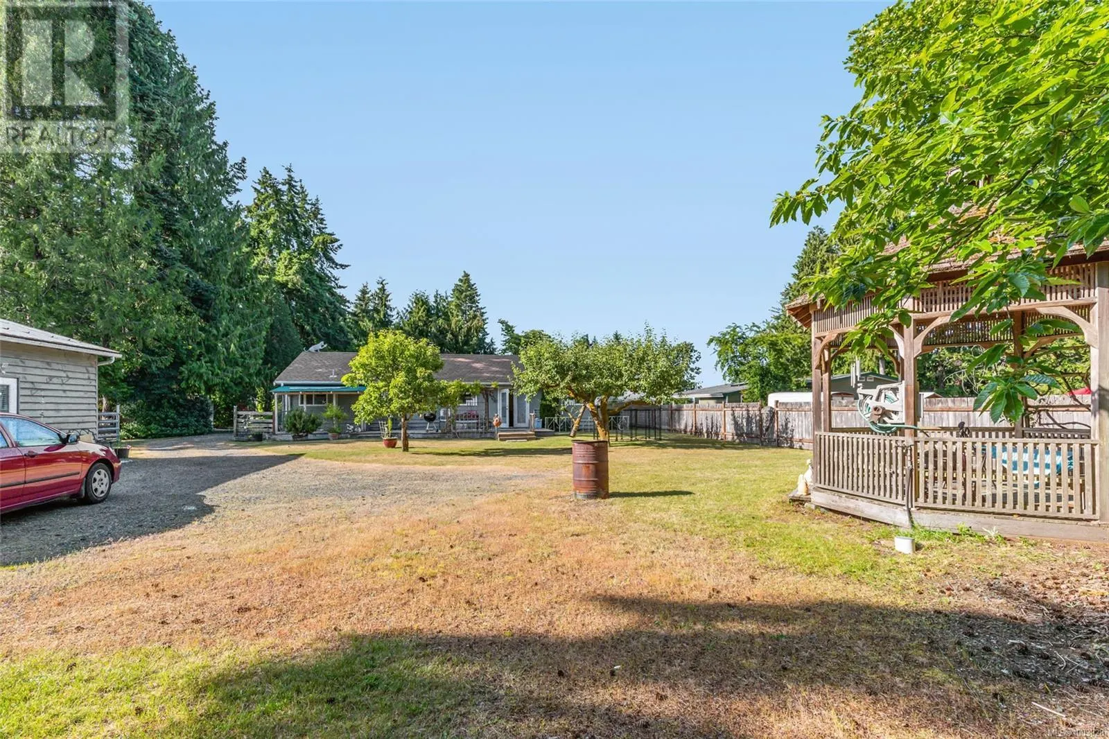 1226 Centre Rd