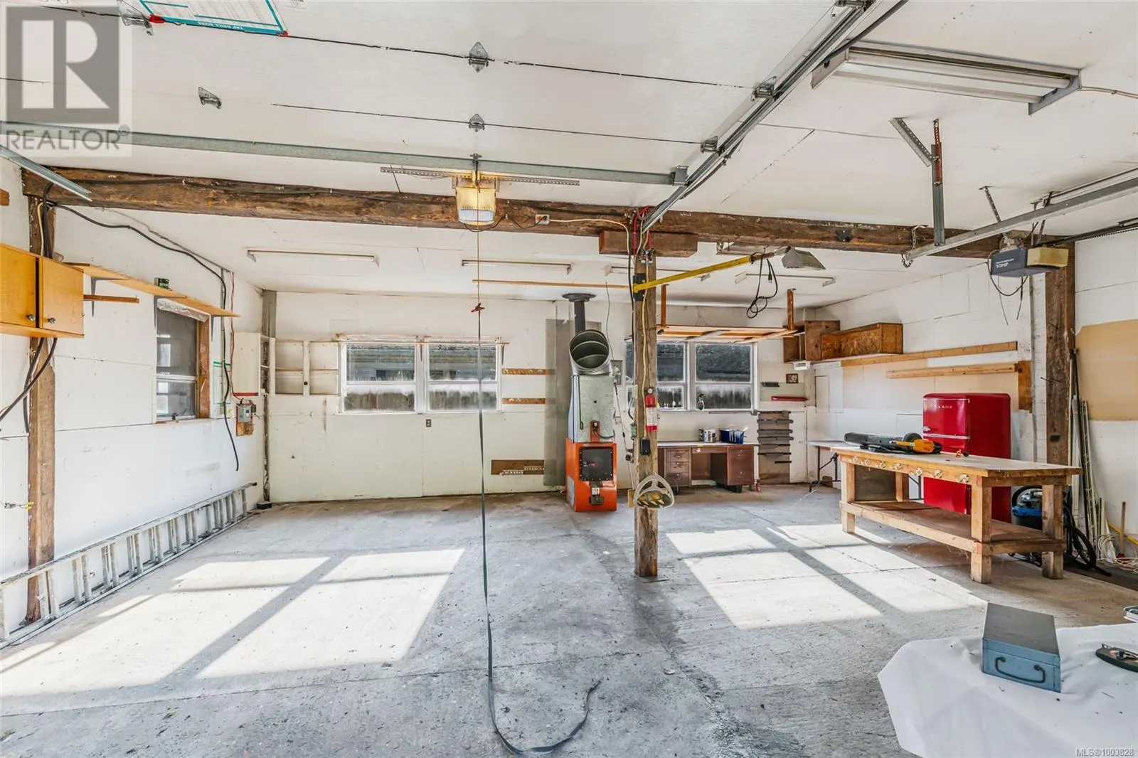 1226 Centre Rd