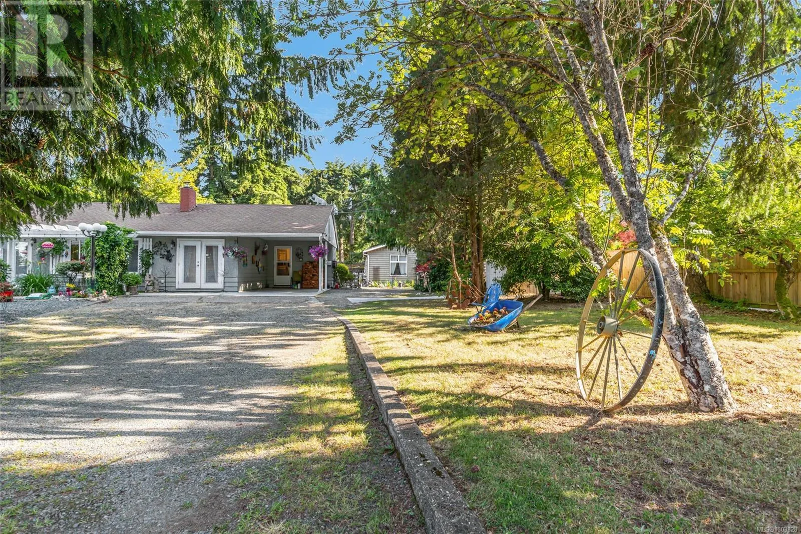 1226 Centre Rd