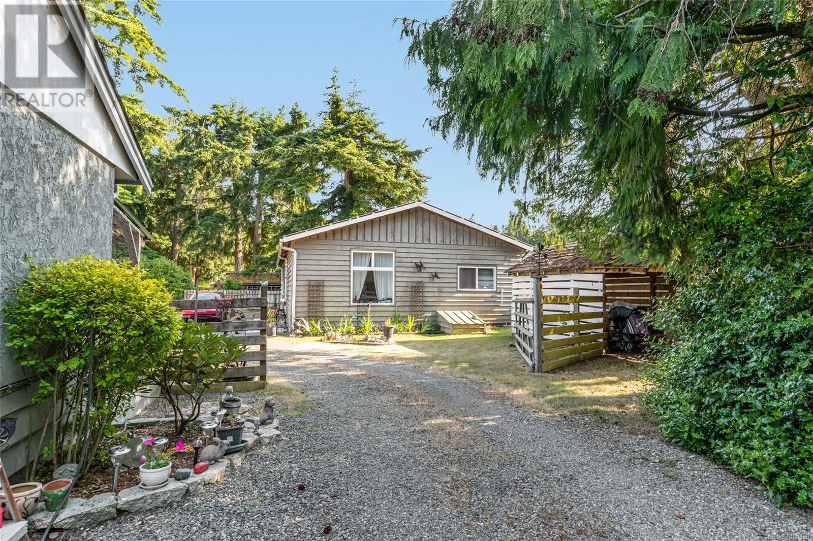 1226 Centre Rd