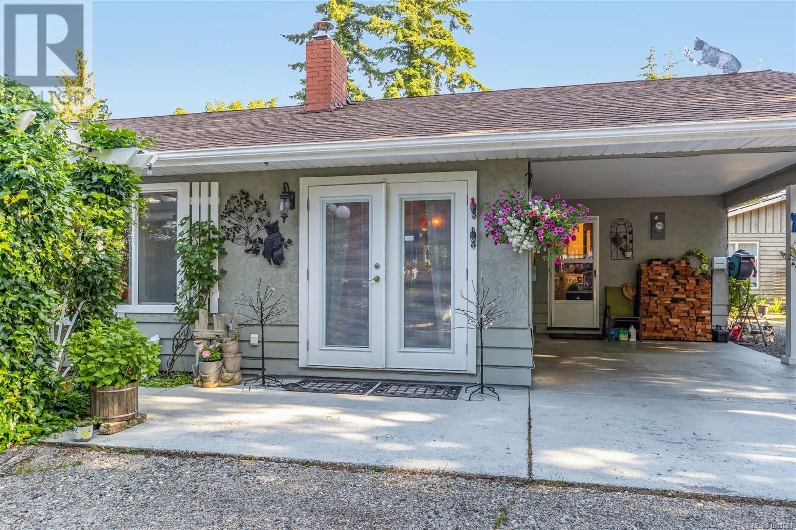1226 Centre Rd