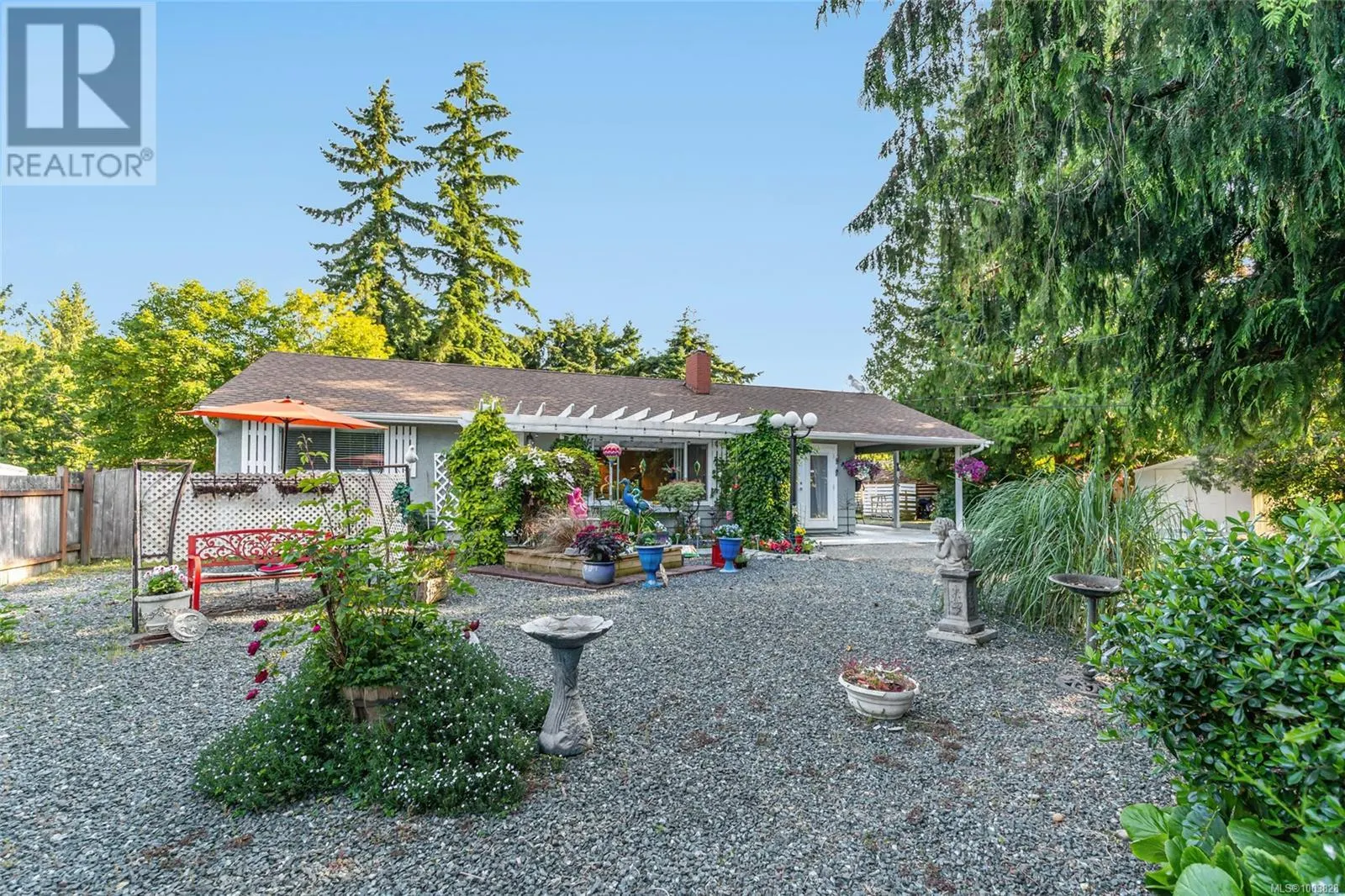 1226 Centre Rd