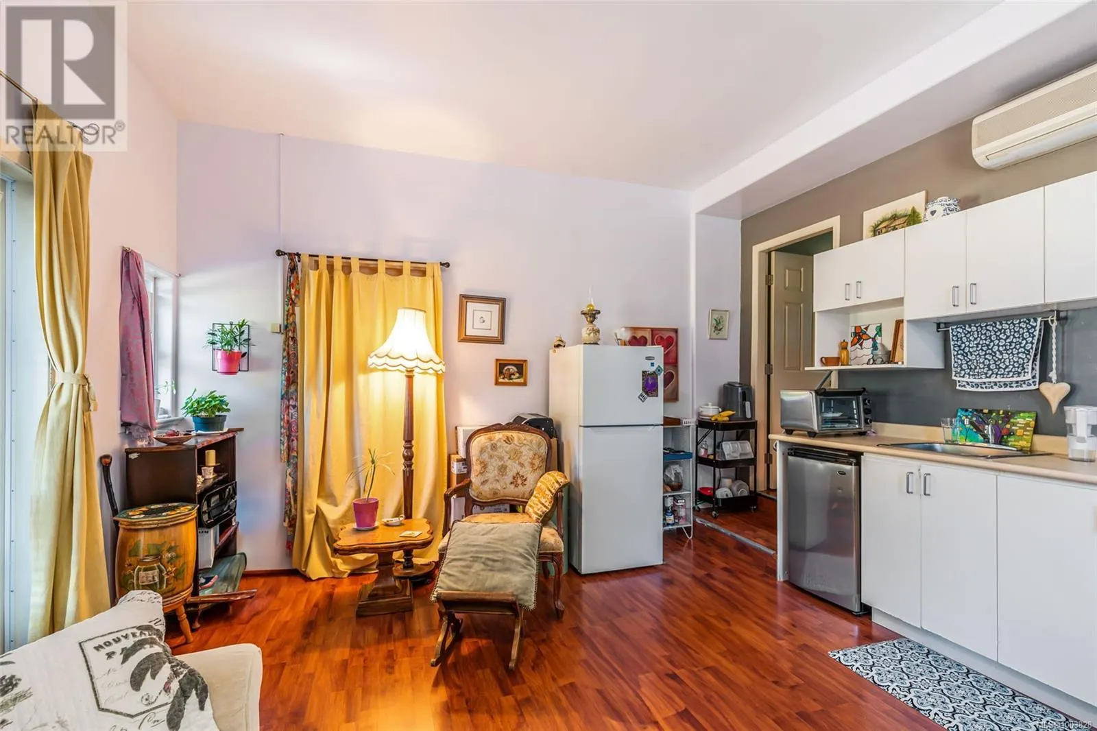 1226 Centre Rd