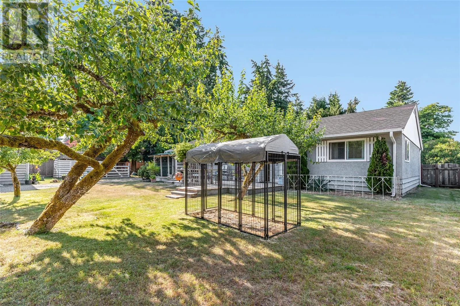 1226 Centre Rd