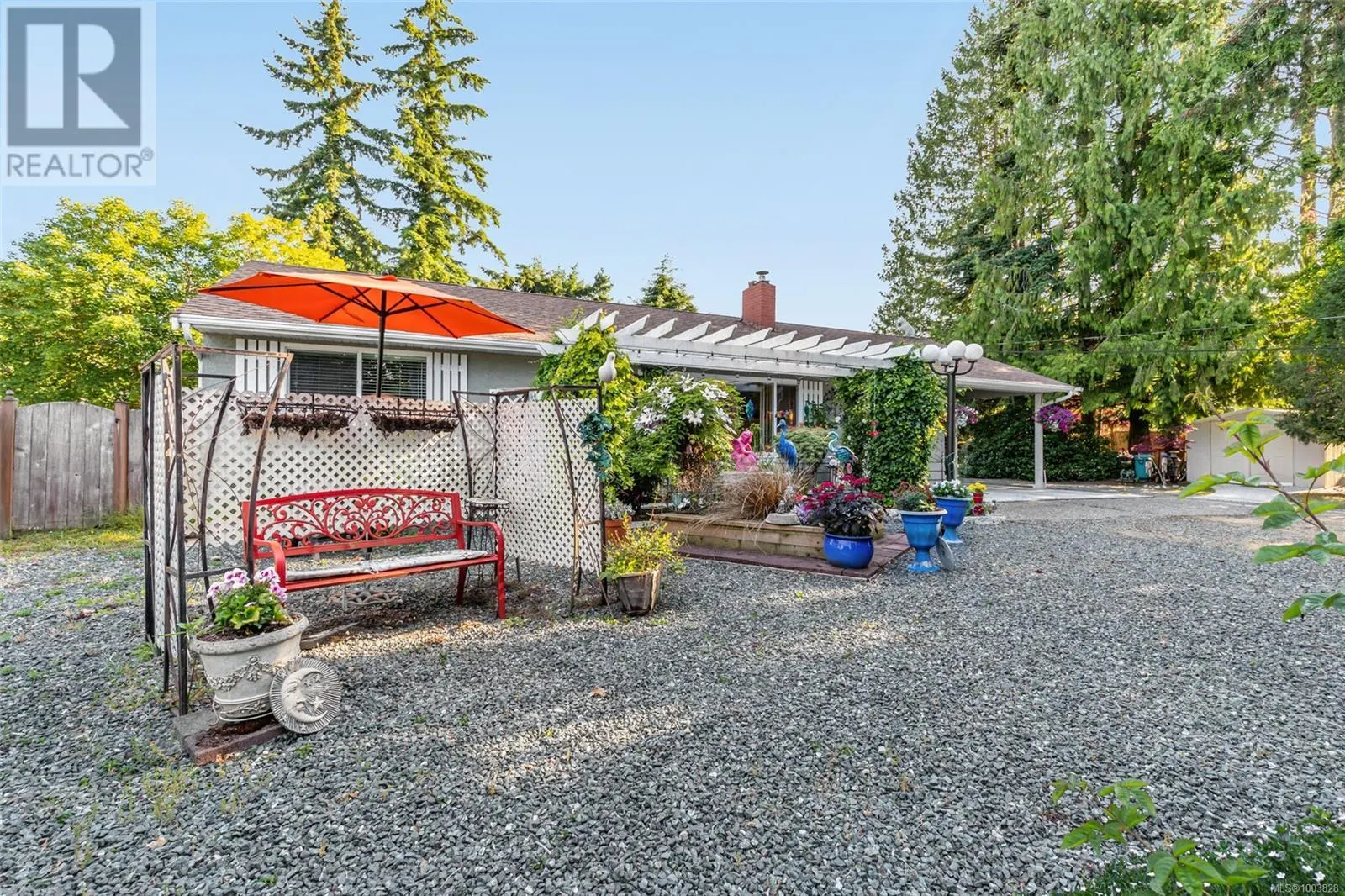 1226 Centre Rd