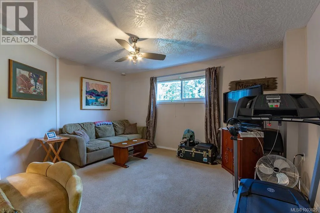 6743 Wendonna Pl