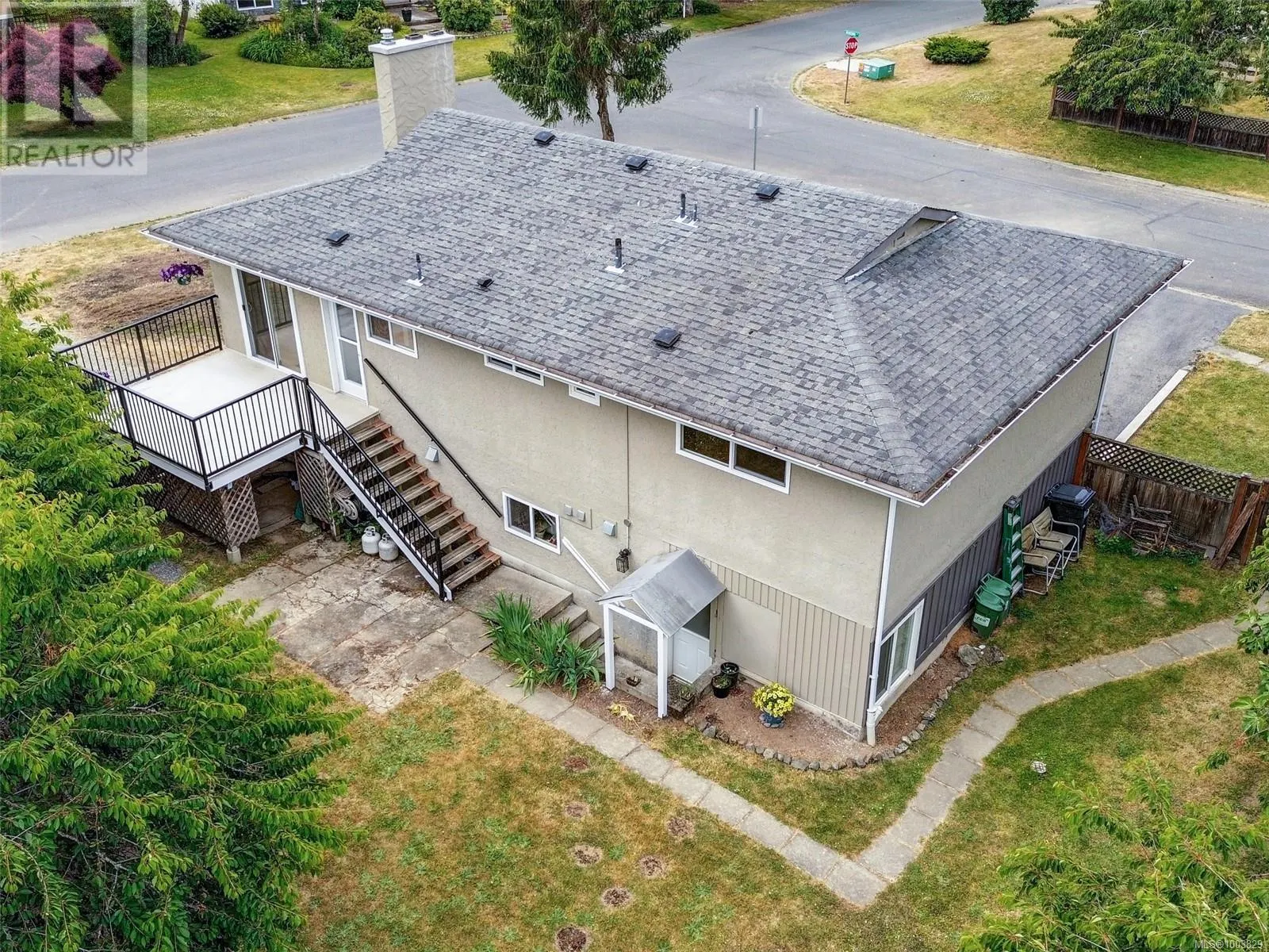 6743 Wendonna Pl
