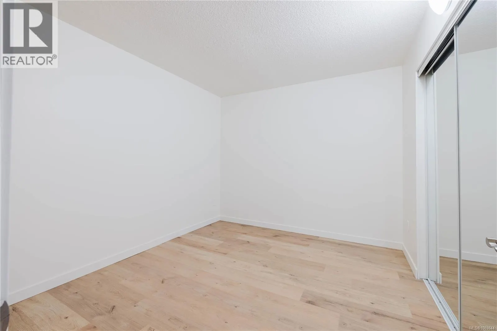 308 1009 McKenzie Ave