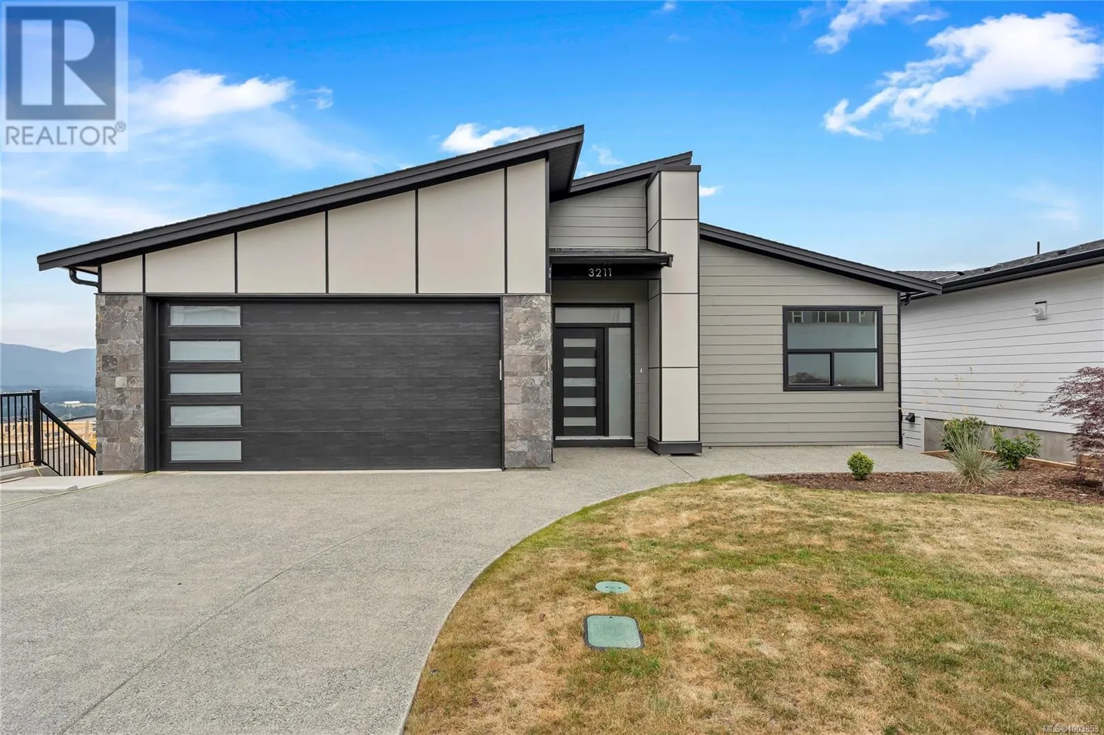 3211 Woodrush Dr
