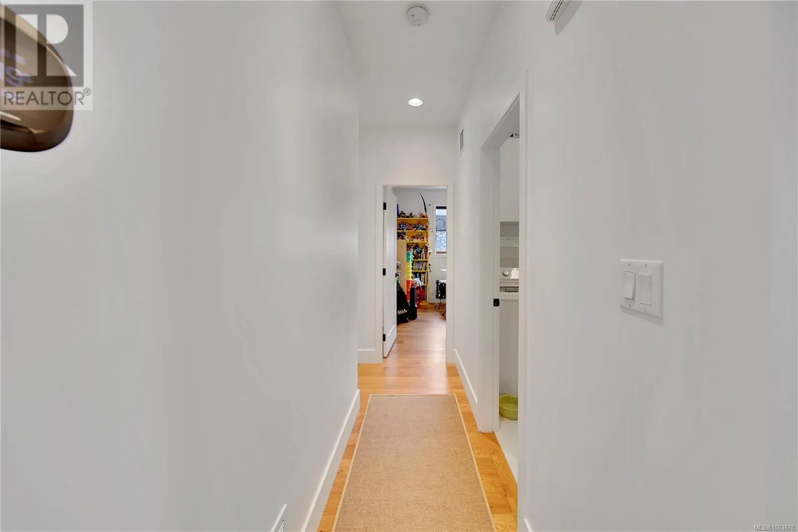 3184 Fernwood Lane