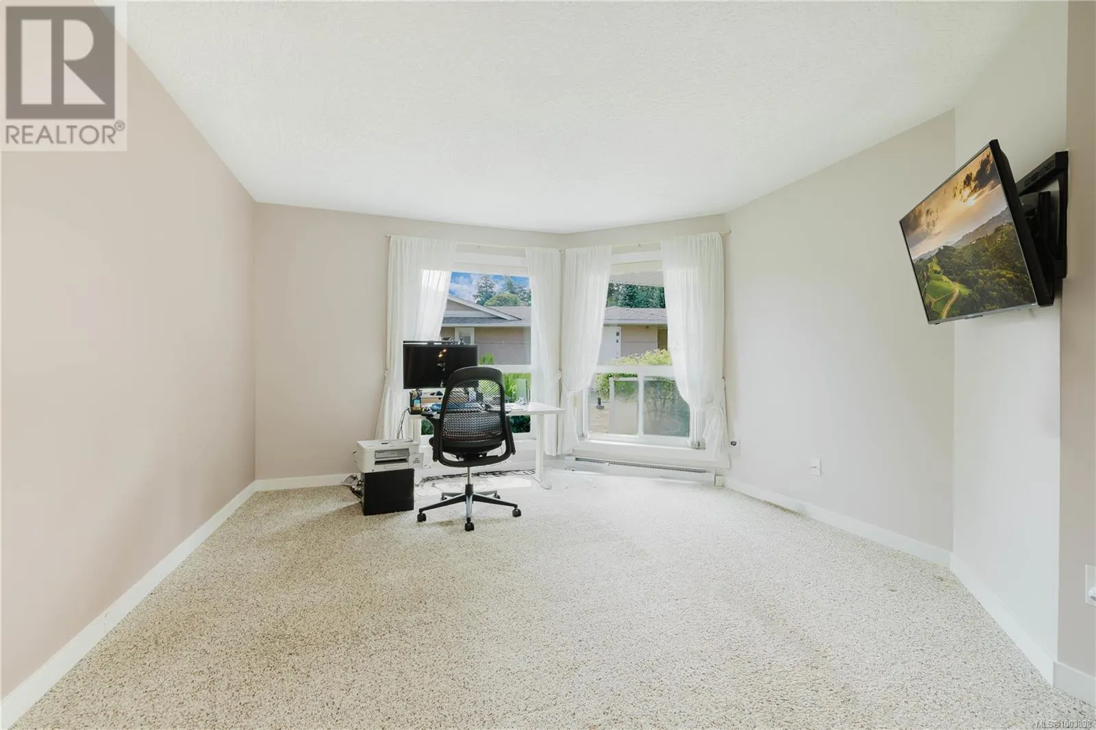 1 3049 Brittany Dr