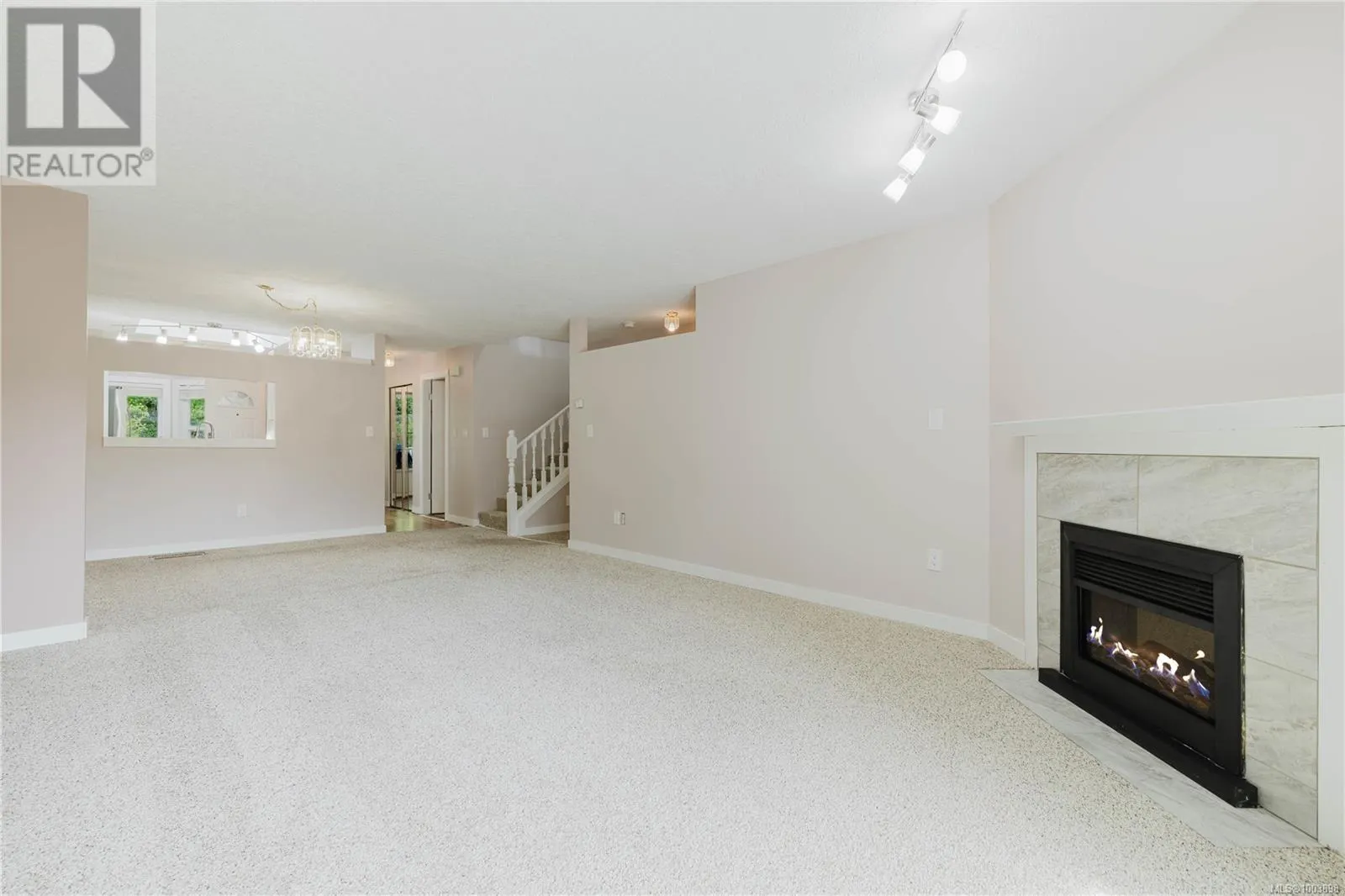 1 3049 Brittany Dr