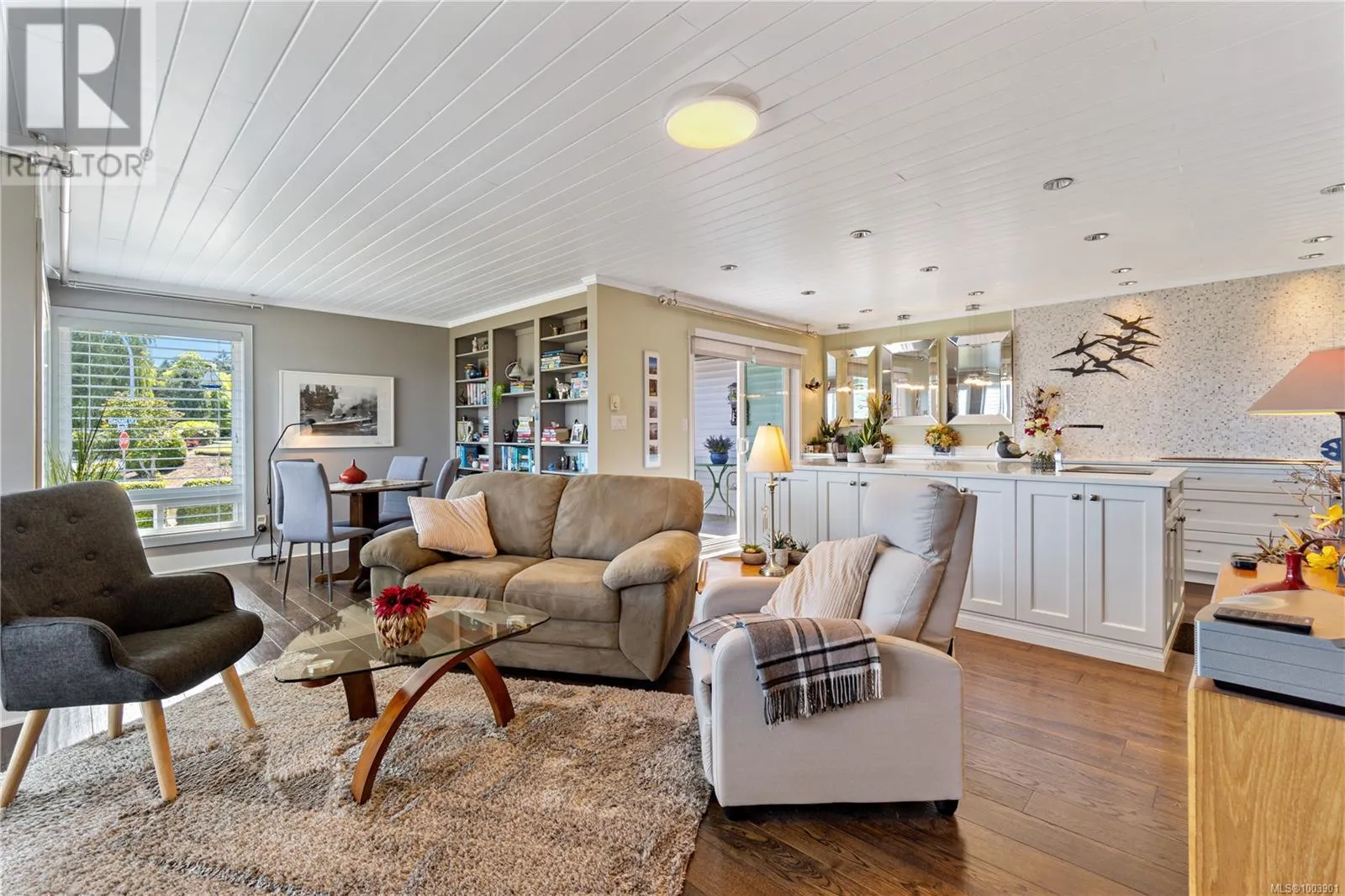 6039 Icarus Dr