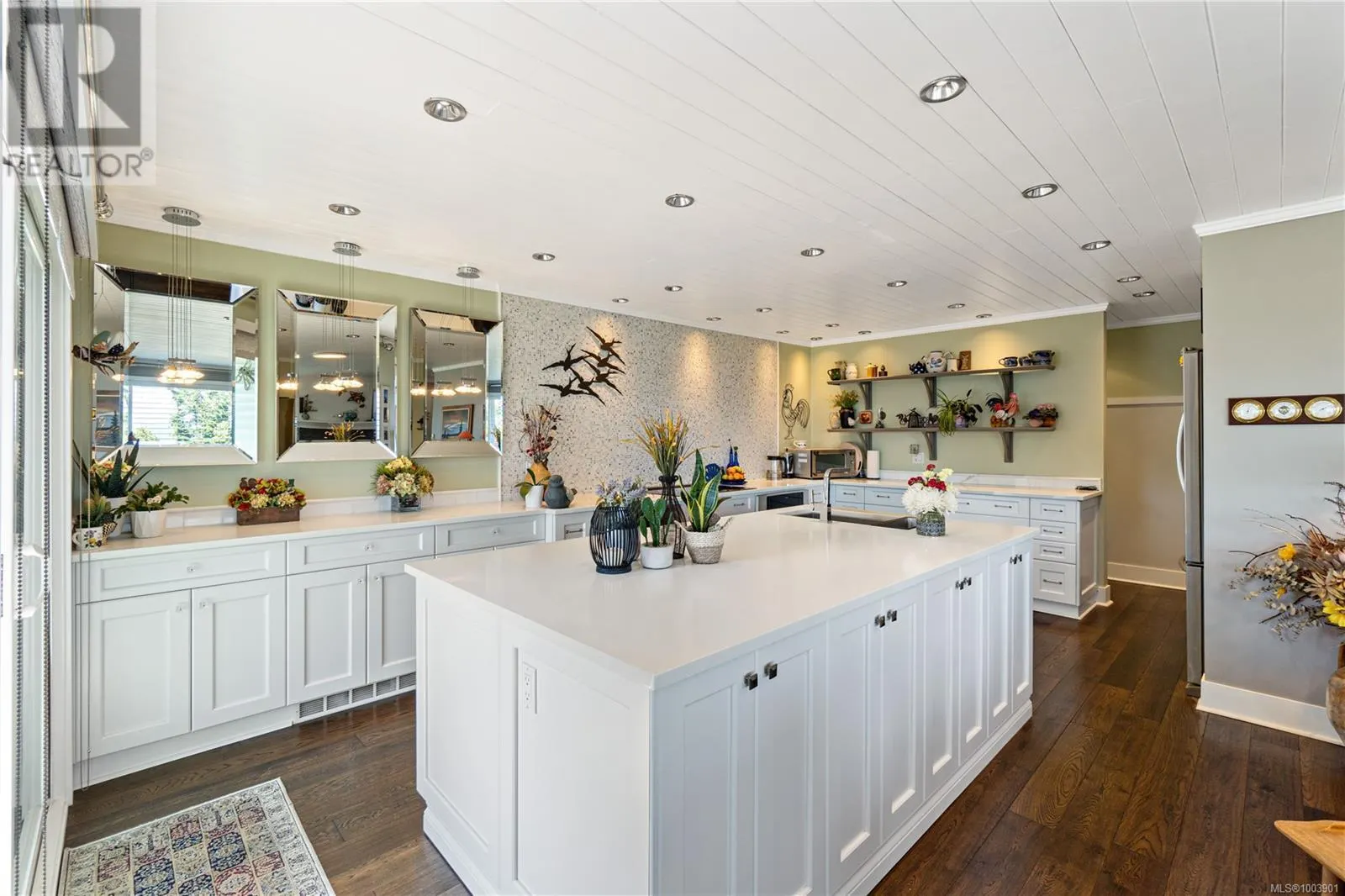 6039 Icarus Dr