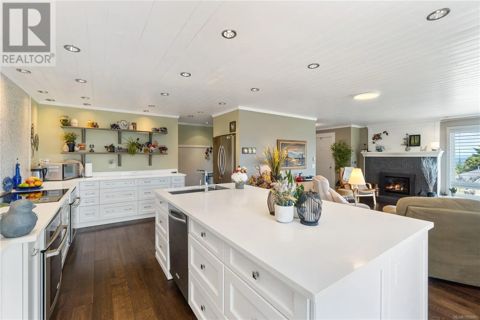 6039 Icarus Dr