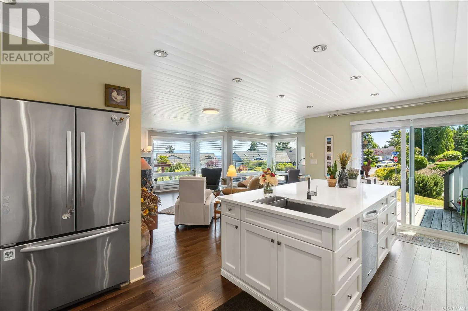 6039 Icarus Dr