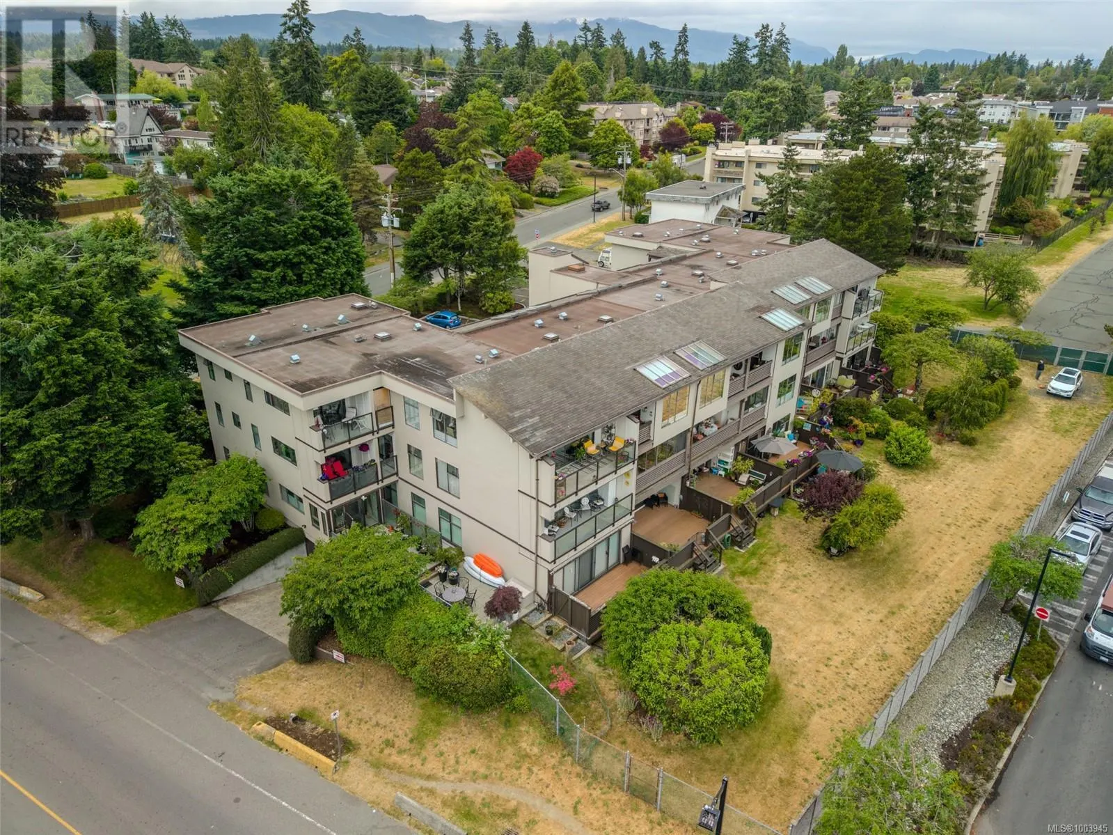 201 309 MORISON Ave