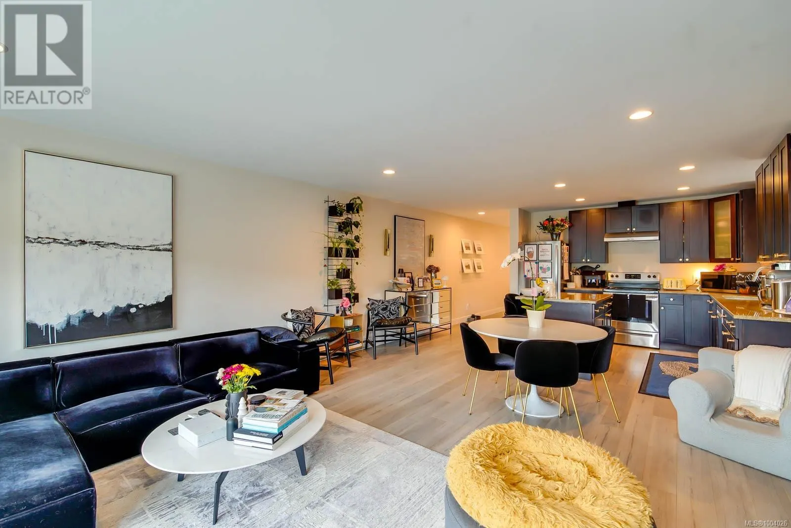 1 2623 5th Ave