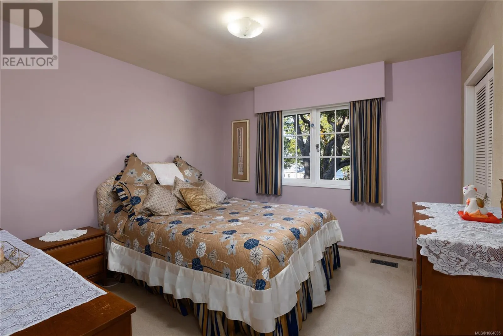 3460 Beach Dr