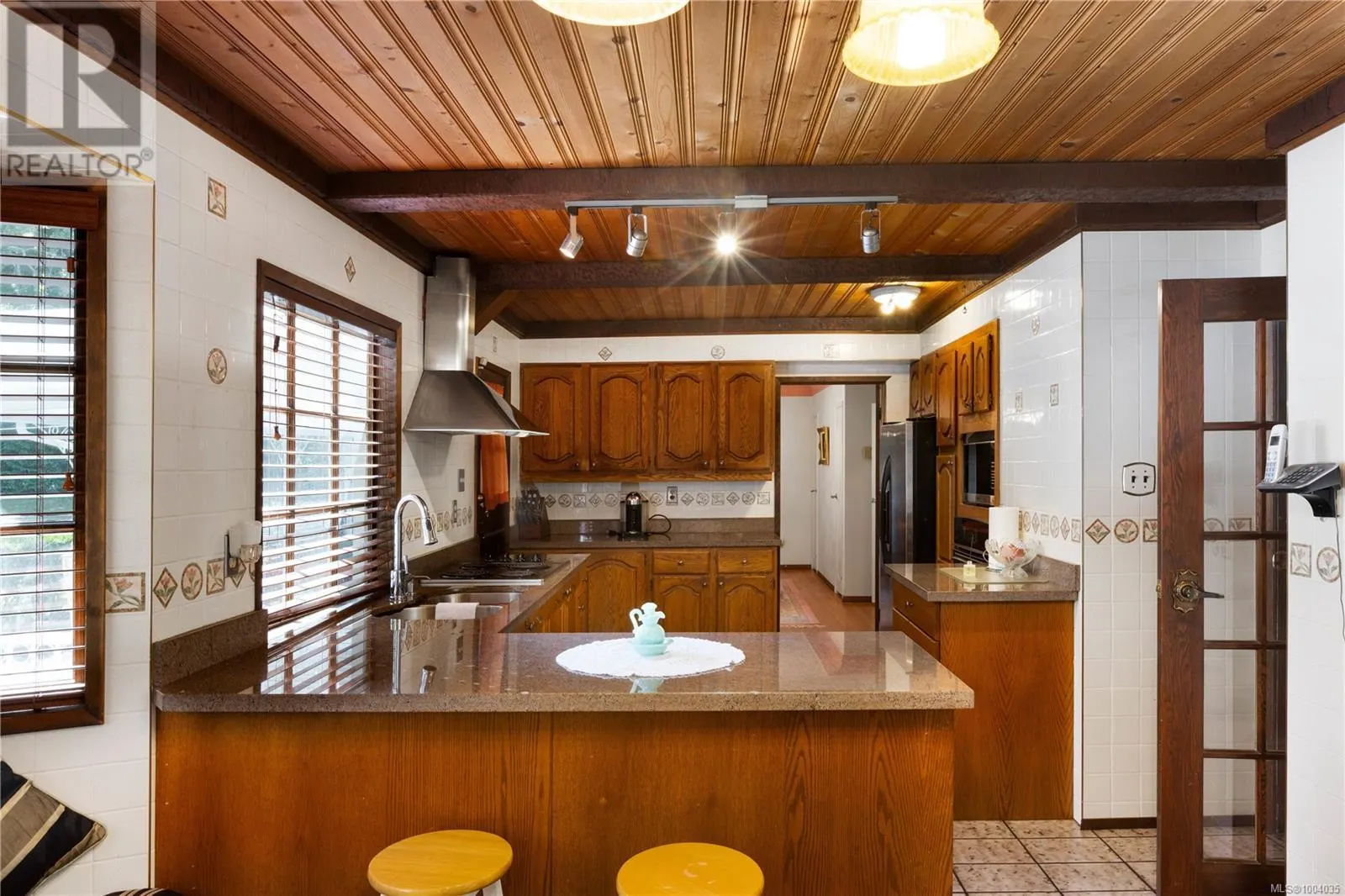 3460 Beach Dr