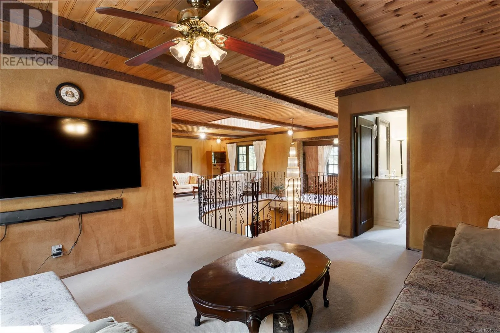 3460 Beach Dr