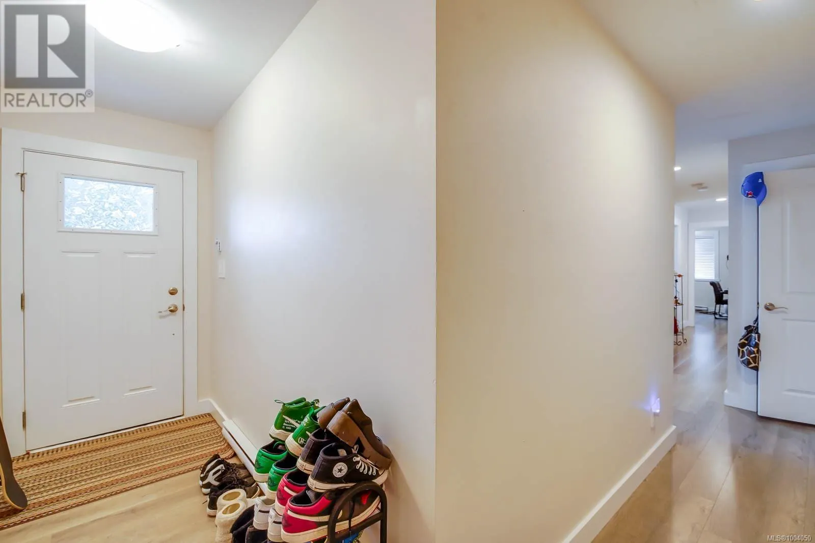 2 2623 5th Ave