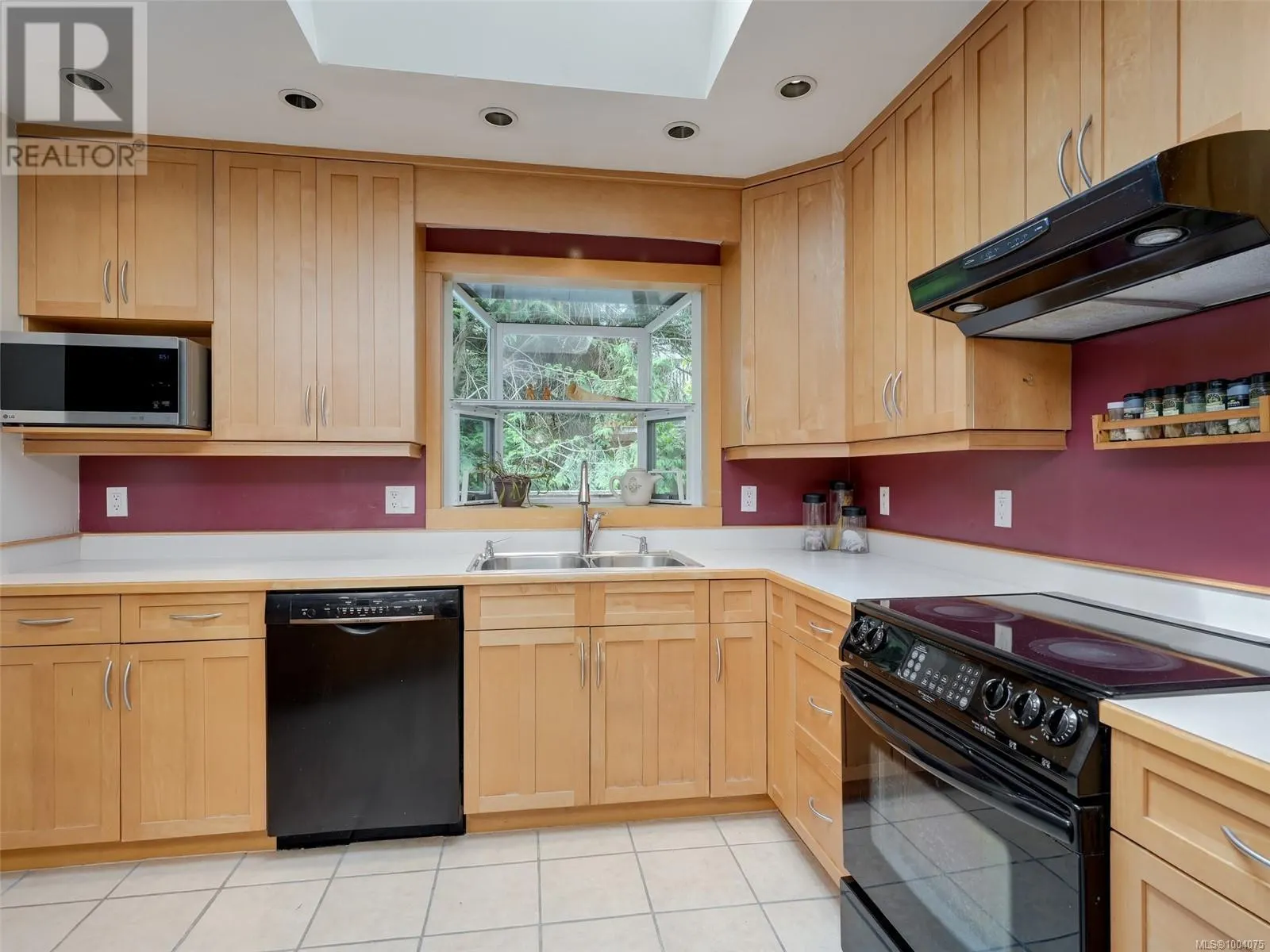 823 Cecil Blogg Dr