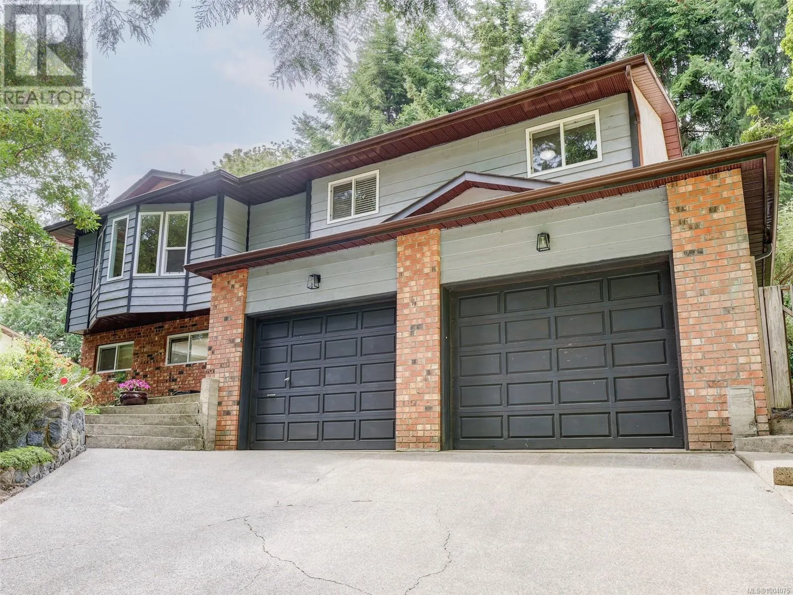 823 Cecil Blogg Dr