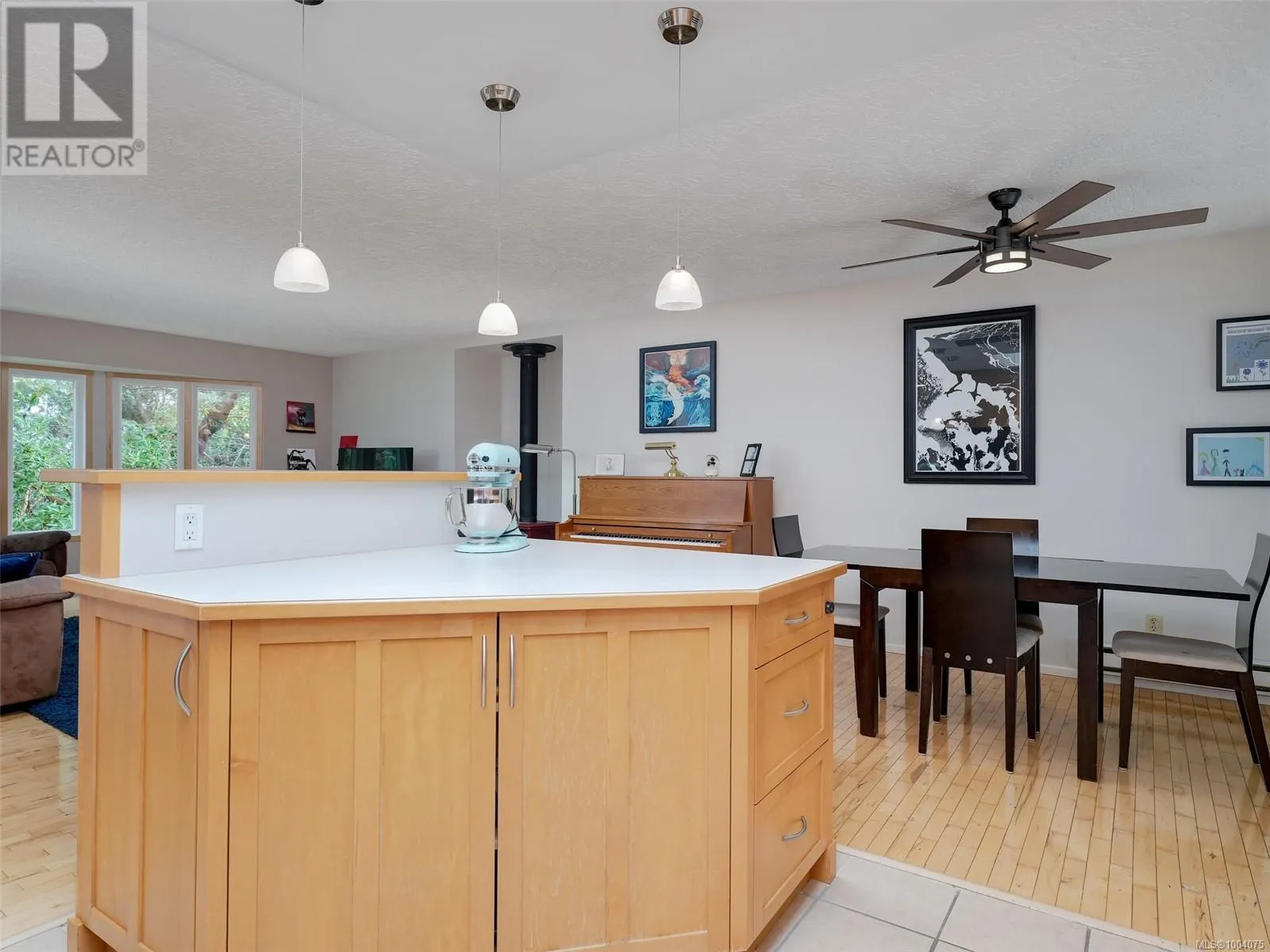 823 Cecil Blogg Dr