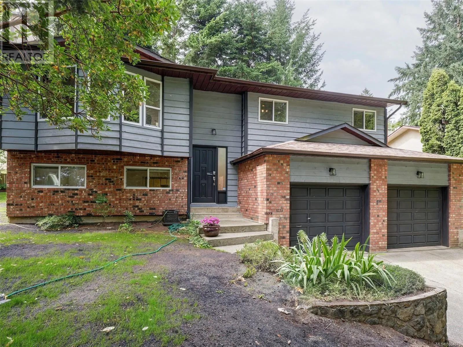 823 Cecil Blogg Dr