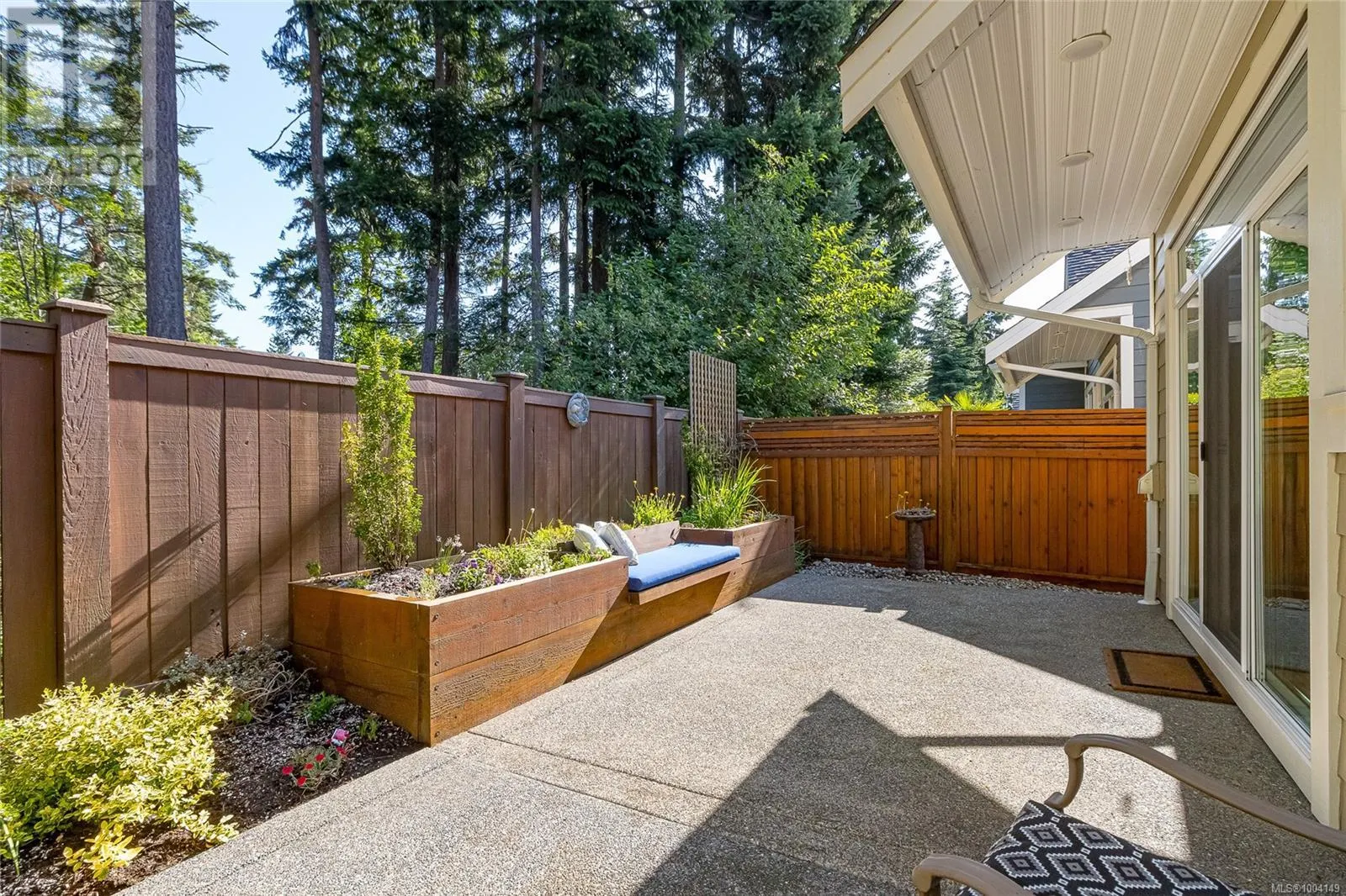 855 Parkside Cres