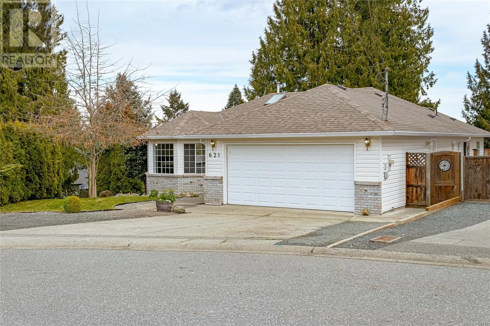 621 Wallace Pl