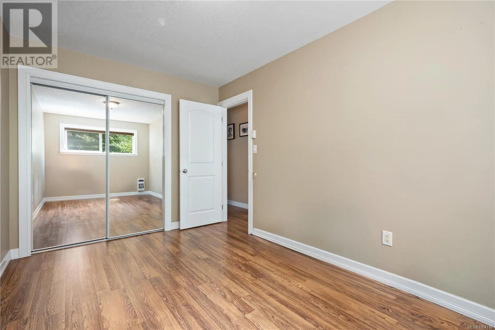 10 606 Farrell Rd
