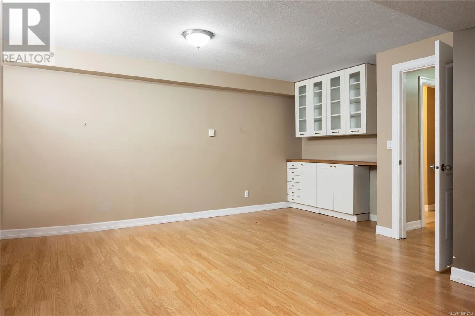 10 606 Farrell Rd
